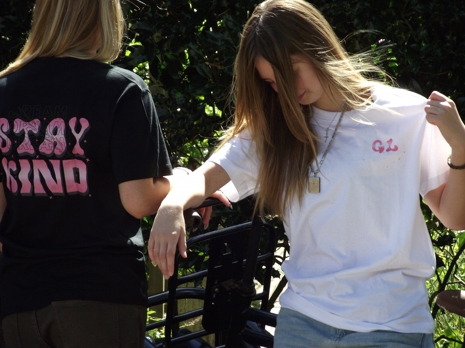 GL Limitless White/PinkTee